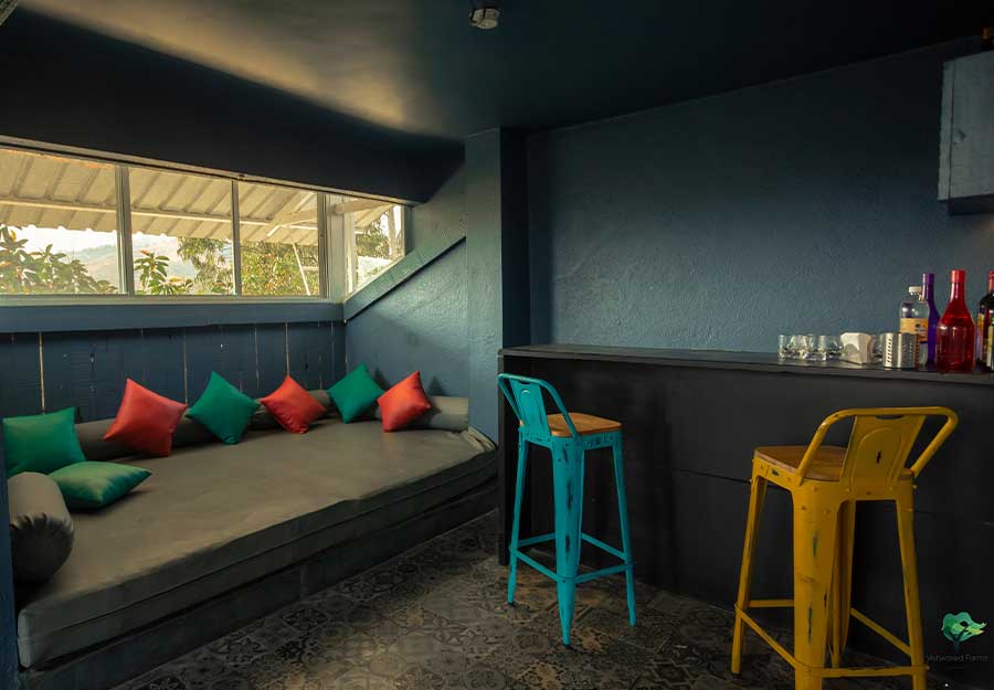weekend getaways near mumbai for family
                        